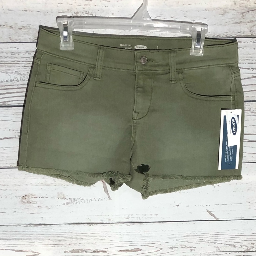 Old Navy olive shorts